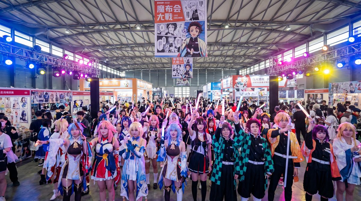 乱伦动漫cosplay视频